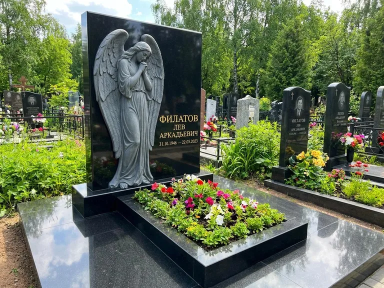 Памятник с барельефом — выполненная работа 31 в Ставрополе
