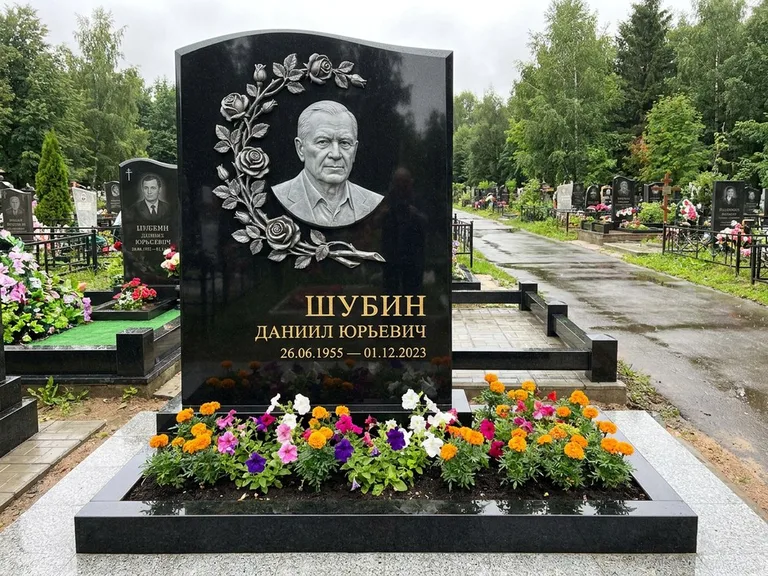 Памятник с барельефом — выполненная работа 34 в Ставрополе