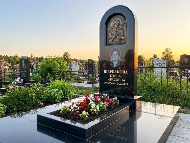 Памятник с барельефом — выполненная работа 35 в Ставрополе