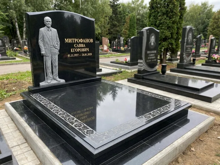 Памятник с барельефом — выполненная работа 48 в Ставрополе