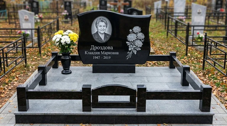 Памятник с гравировкой хризантем — выполненная работа «Дроздова» в Ставрополе