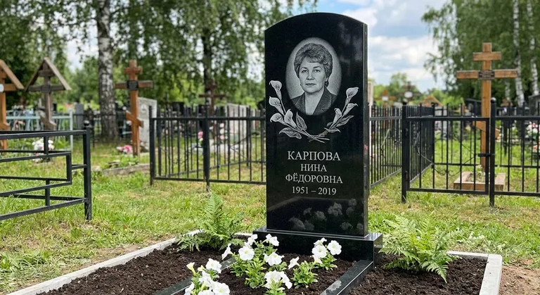 Памятник с гравировкой калл — выполненная работа «Карпова» в Ставрополе