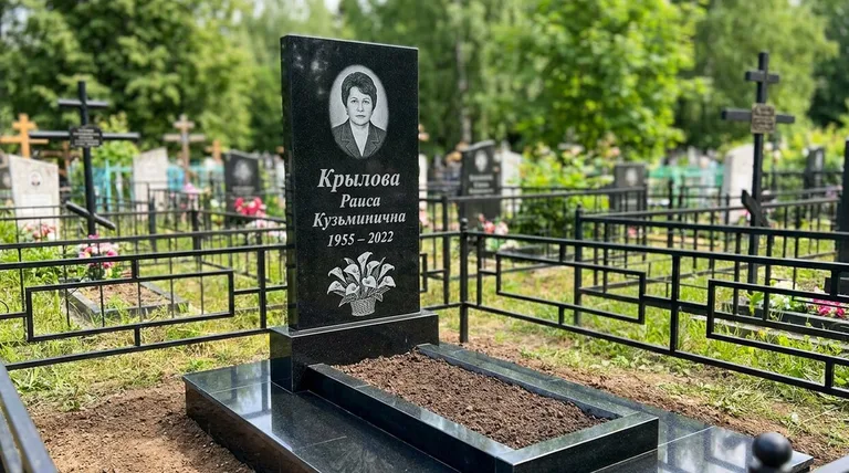 Памятник с гравировкой калл — выполненная работа «Крылова» в Ставрополе