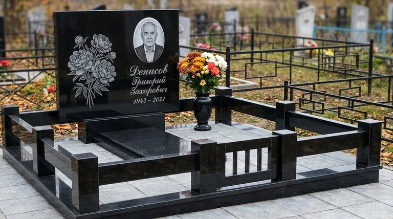 Памятник с гравировкой пионов — выполненная работа «Денисов» в Ставрополе