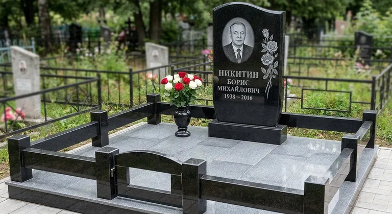 Памятник с гравировкой роз — выполненная работа «Никитин» в Ставрополе