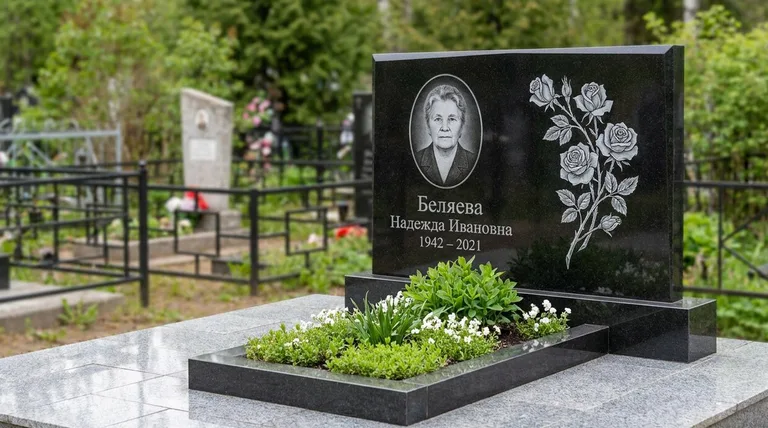 Памятник с гравировкой роз — выполненная работа «Беляева» в Ставрополе