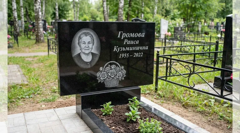 Памятник с гравировкой роз — выполненная работа «Громова» в Ставрополе