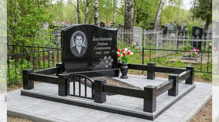 Памятник с гравировкой тюльпанов — выполненная работа «Богданова» в Ставрополе
