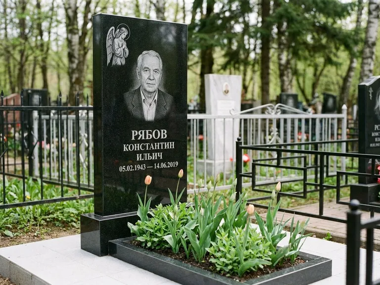 Памятник с гравировкой ангела — гравировка ангела с крестом рядом с эпитафией, работа «Фаддеев» в Ставрополе