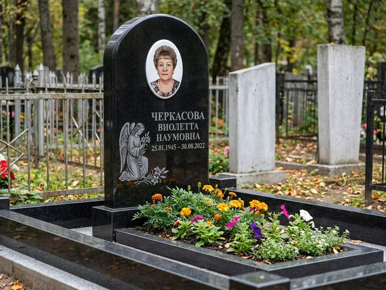 Памятник с гравировкой ангела — гравировка ангела с крестом рядом с эпитафией, работа «Журавлёва» в Ставрополе