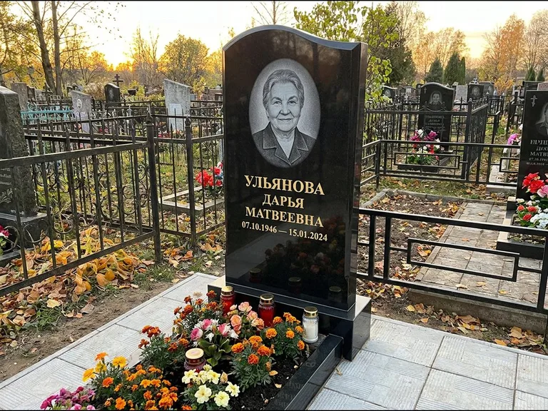Гравировка портрета на чёрном граните — выполненная работа 12 в Ставрополе