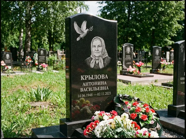 Памятник с гравировкой голубей — гравировка голубей, работа «Крылова» в Ставрополе