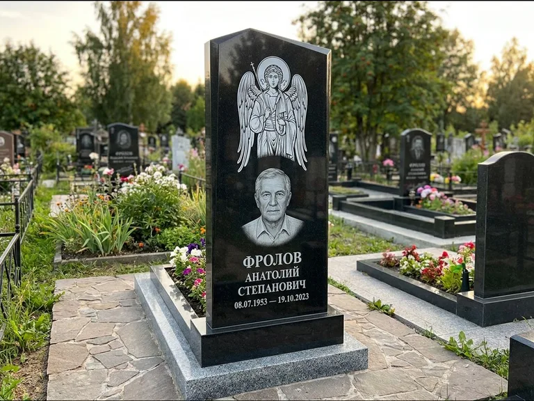 Памятник с гравировкой иконы — Владимирская икона Божией Матери с Младенцем, работа «Мельникова» в Ставрополе