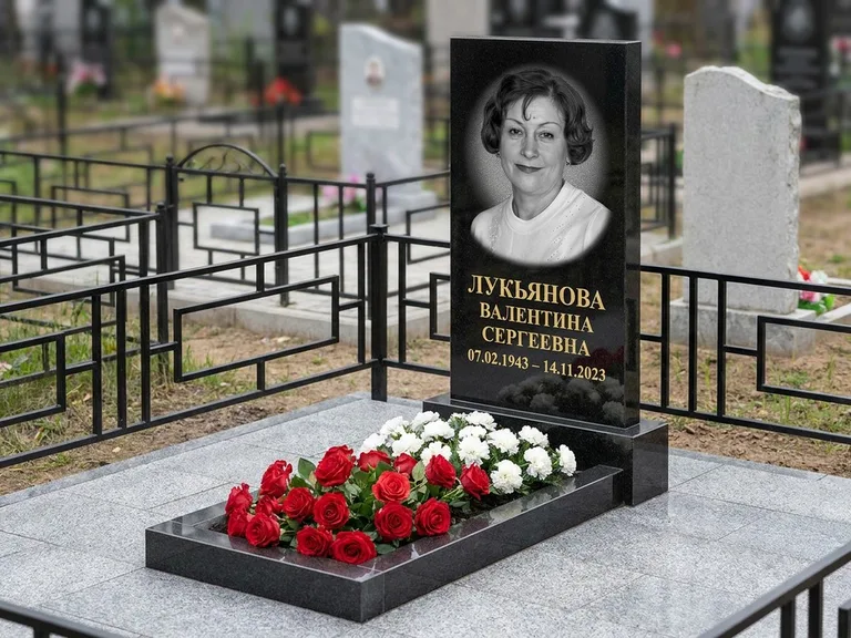 Портрет на памятнике в Ставрополе — Ч/б портрет → гравировка на стандартном комплексе