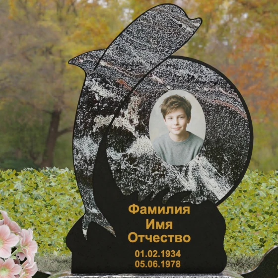 Комбинированный вертикальный памятник для одного в Мурманске, гранит амфиболит