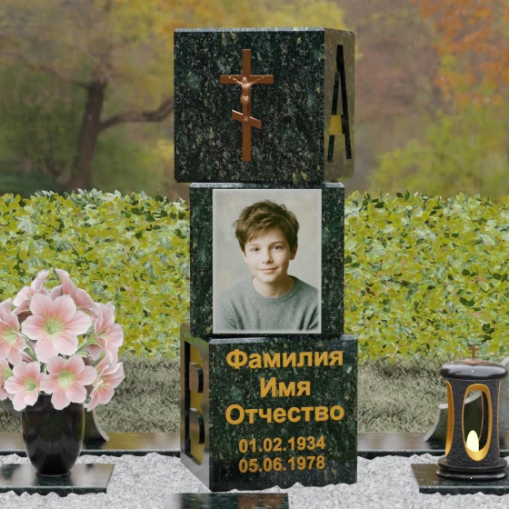 Православный вертикальный памятник из гранита в Ставрополе, гранит Балтик грин