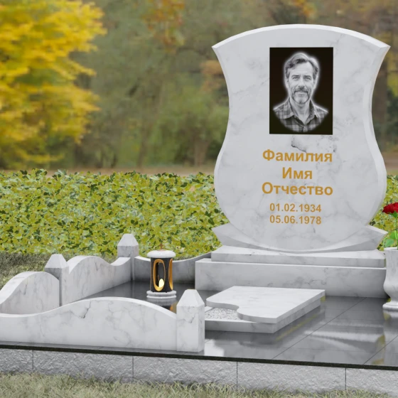 Гранитное надгробие с фигурными столбиками и мощением, мрамор Тассос, вид 4, в Якутске