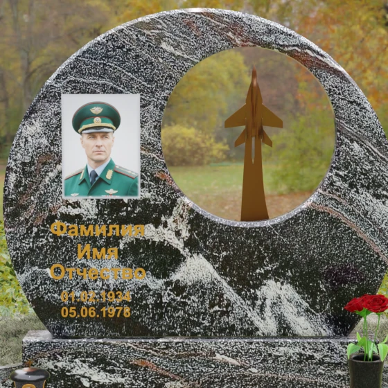 Горизонтальный памятник гранит/металл для одного в Ставрополе, гранит амфиболит