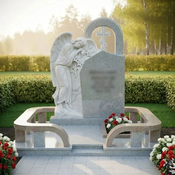 Мемориал с барельефом скорбящего ангела, гранит Мансуровский, в Якутске