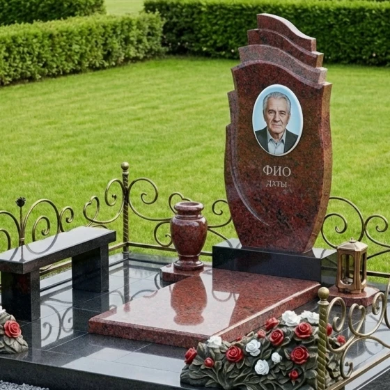 Мемориальный комплекс из гранита и металла в Норильске, гранит Лезниковский